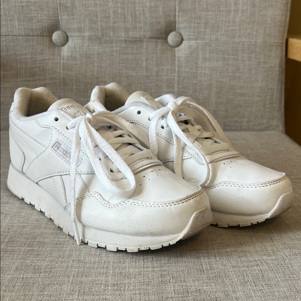 Reebok White Leather Casual Sneakers. Size 7.5.